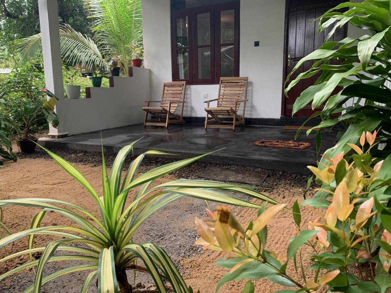 Manju Homestay Сигирия Екстериор снимка