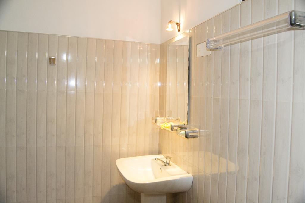 Manju Homestay Сигирия Екстериор снимка