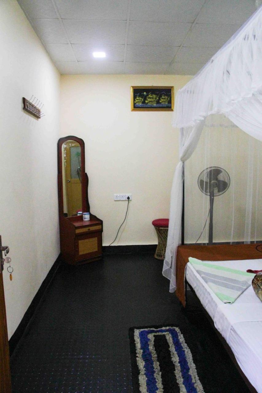 Manju Homestay Сигирия Екстериор снимка