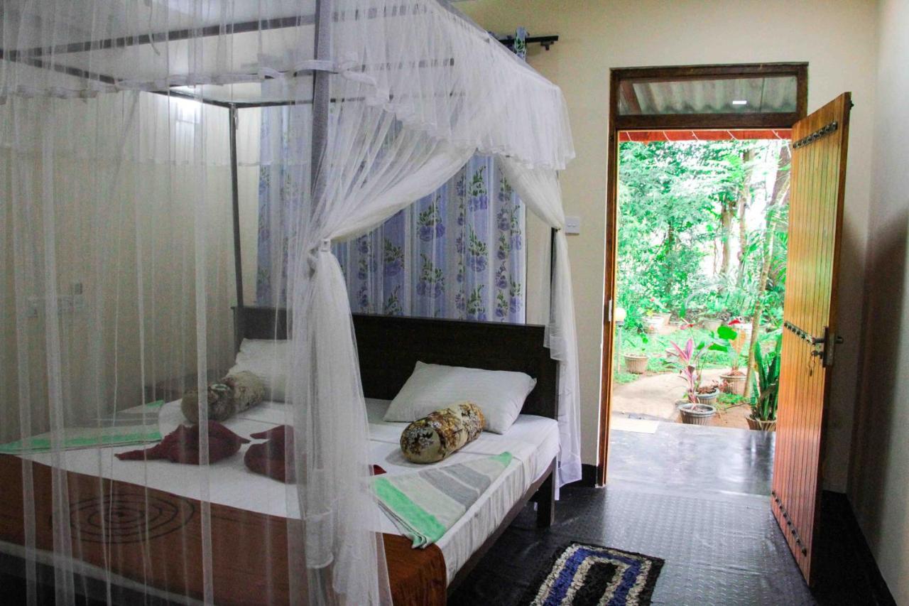 Manju Homestay Сигирия Екстериор снимка