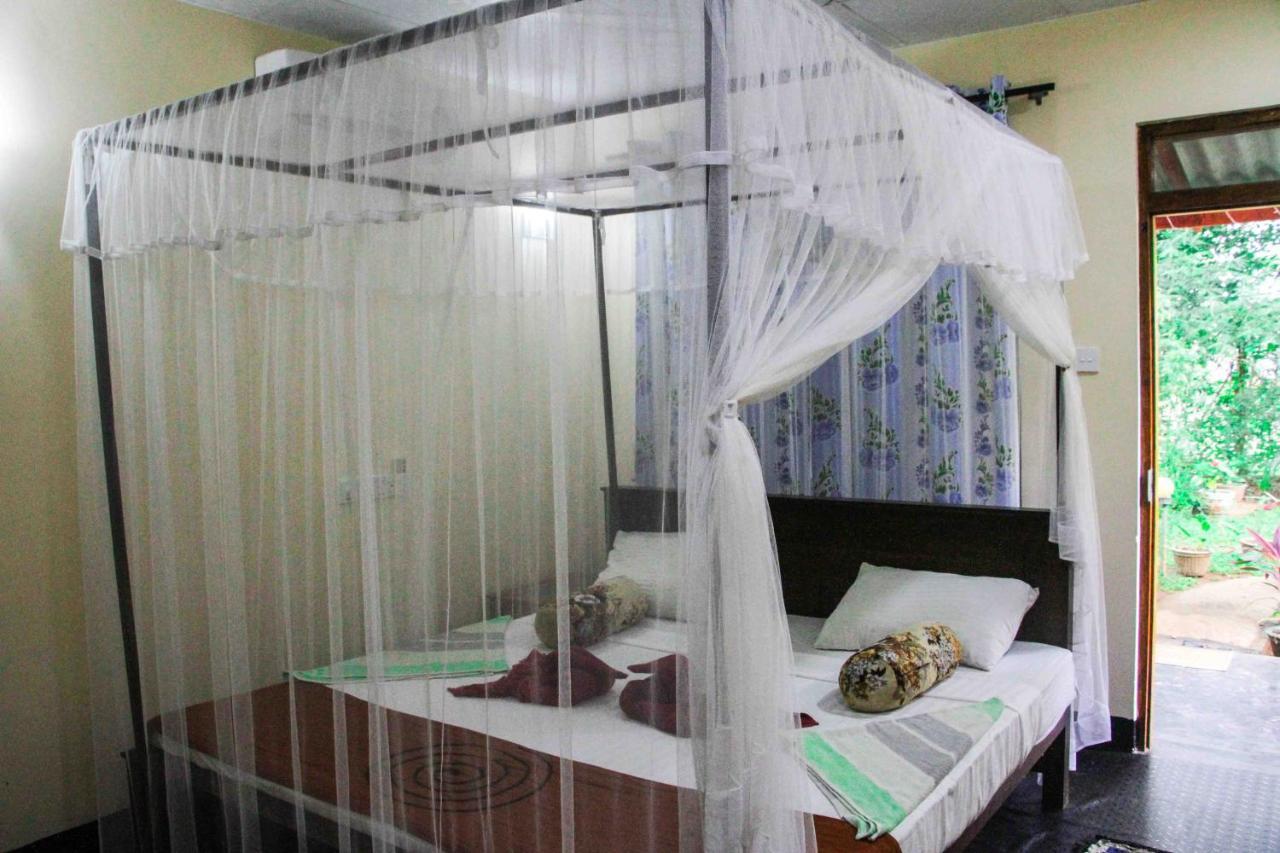 Manju Homestay Сигирия Екстериор снимка