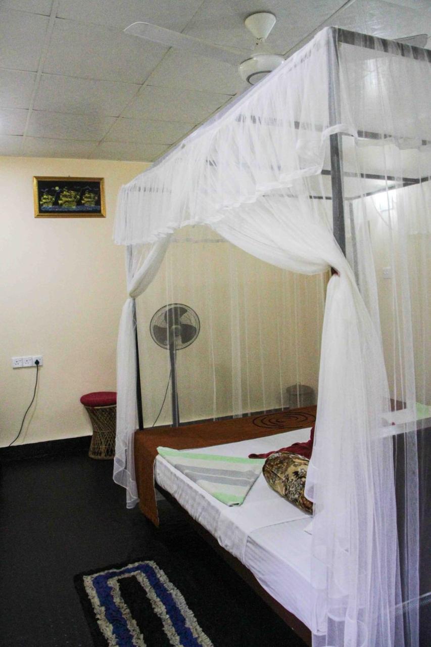 Manju Homestay Сигирия Екстериор снимка