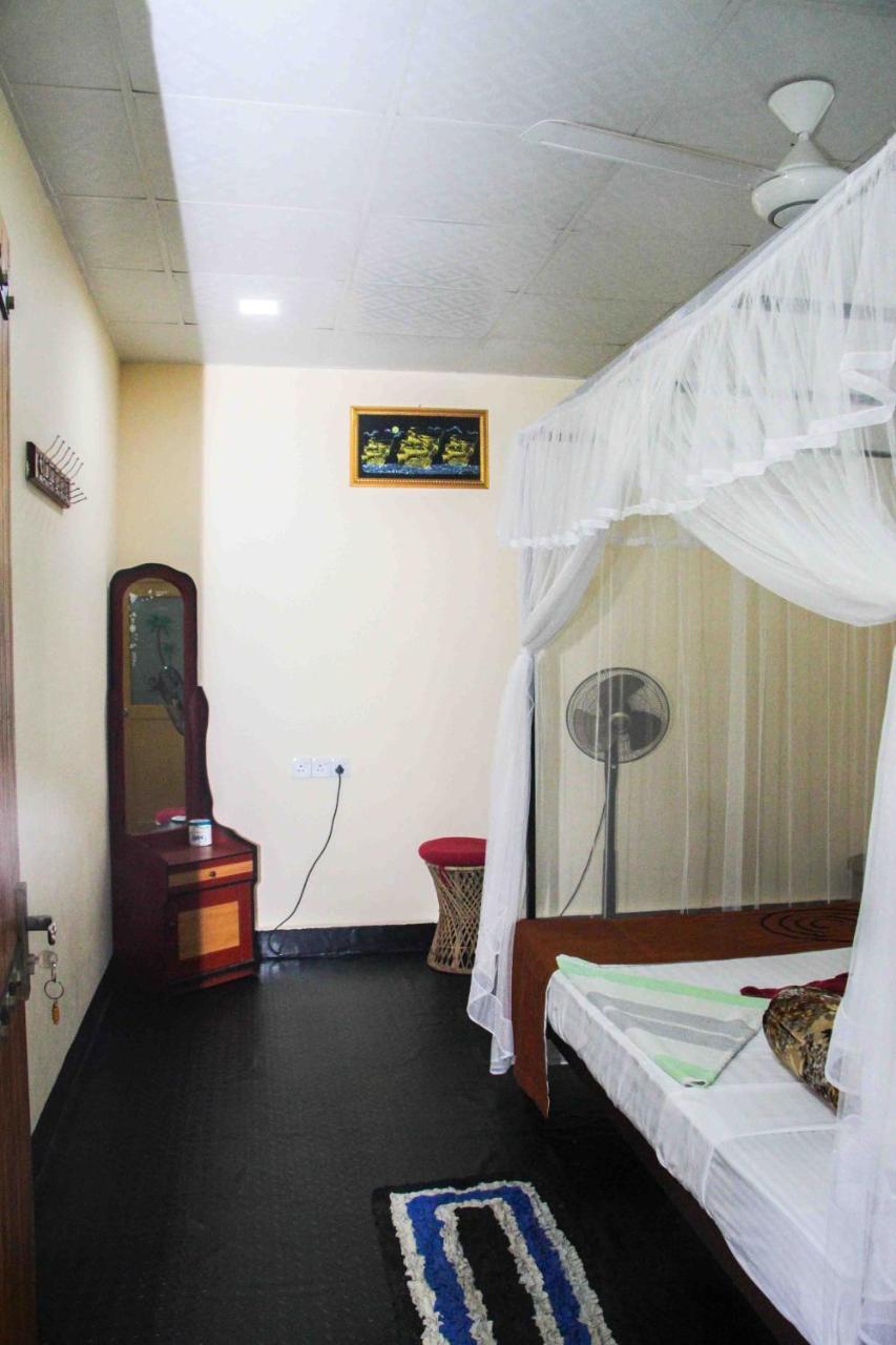 Manju Homestay Сигирия Екстериор снимка